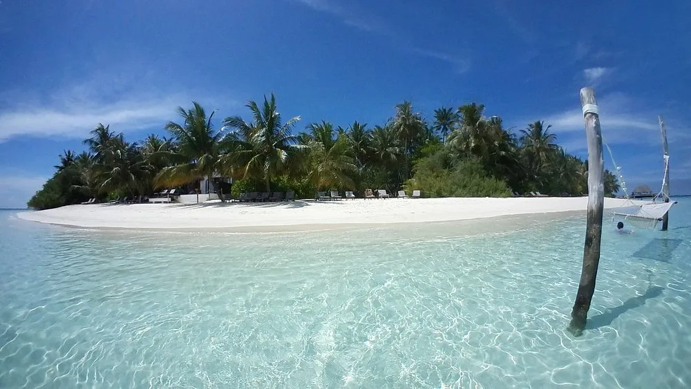 Bandos Maldives: Бассейн и пляж 3